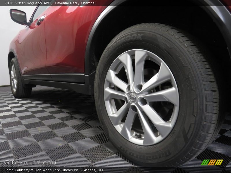 Cayenne Red / Charcoal 2016 Nissan Rogue SV AWD