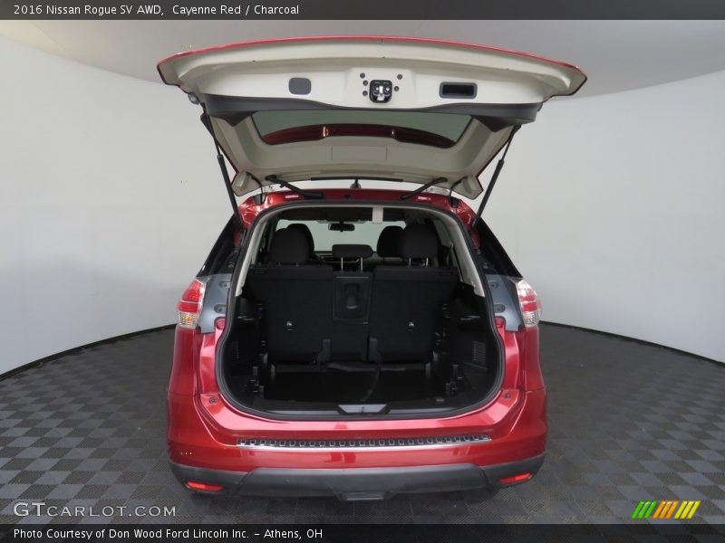 Cayenne Red / Charcoal 2016 Nissan Rogue SV AWD