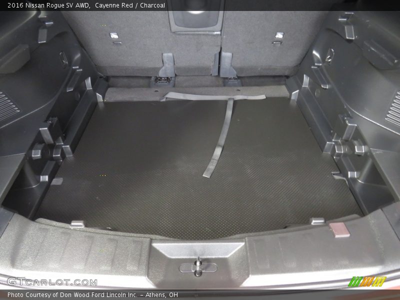 Cayenne Red / Charcoal 2016 Nissan Rogue SV AWD