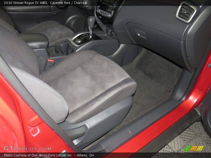 Cayenne Red / Charcoal 2016 Nissan Rogue SV AWD