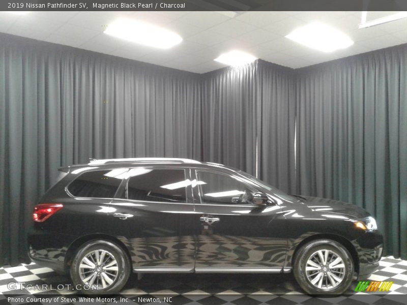 Magnetic Black Pearl / Charcoal 2019 Nissan Pathfinder SV