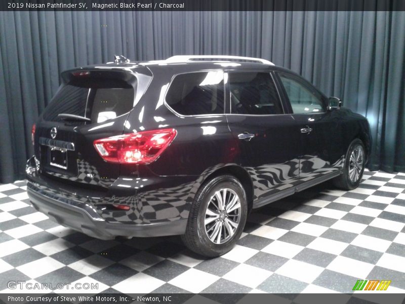 Magnetic Black Pearl / Charcoal 2019 Nissan Pathfinder SV