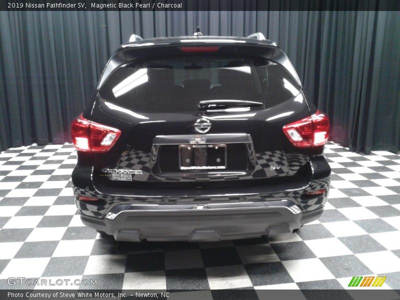 Magnetic Black Pearl / Charcoal 2019 Nissan Pathfinder SV