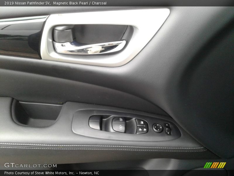 Magnetic Black Pearl / Charcoal 2019 Nissan Pathfinder SV