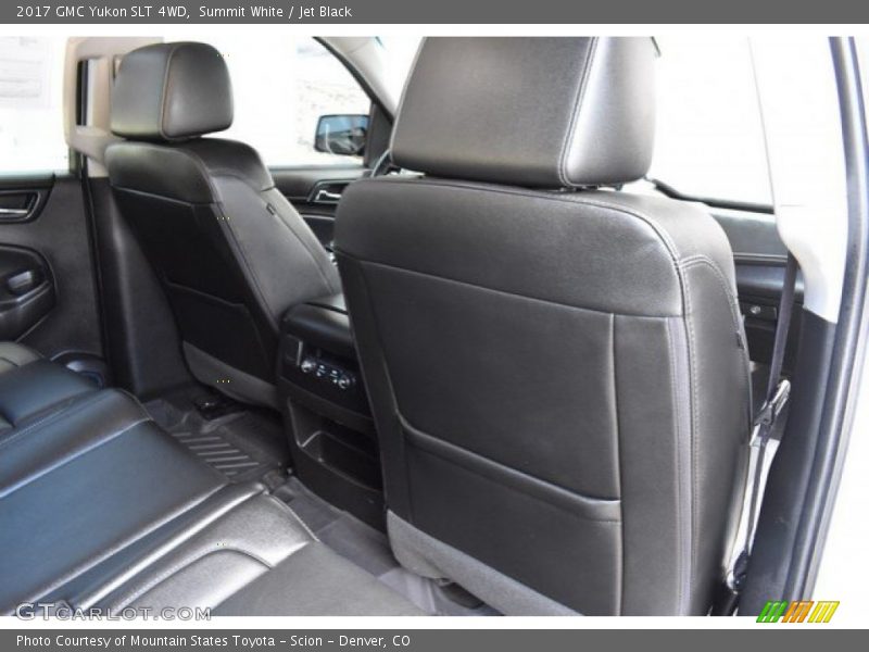 Summit White / Jet Black 2017 GMC Yukon SLT 4WD