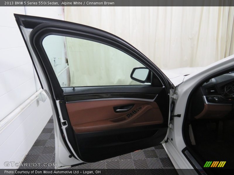 Alpine White / Cinnamon Brown 2013 BMW 5 Series 550i Sedan