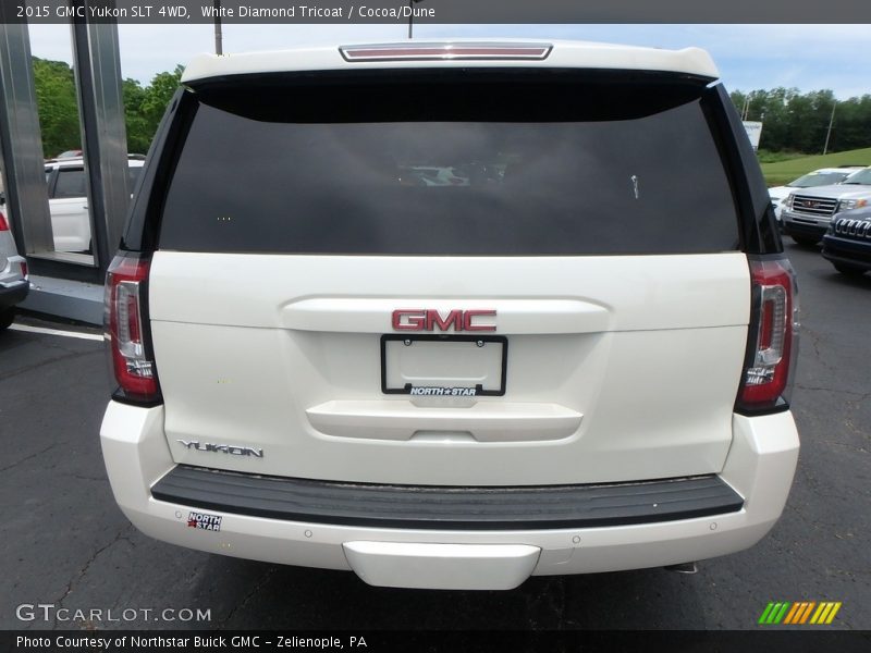 White Diamond Tricoat / Cocoa/Dune 2015 GMC Yukon SLT 4WD