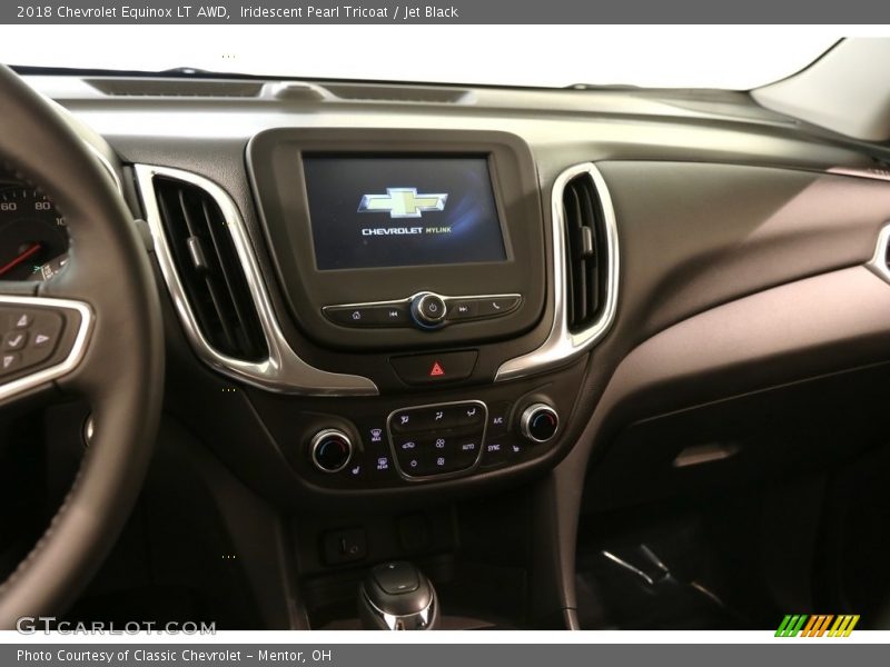 Iridescent Pearl Tricoat / Jet Black 2018 Chevrolet Equinox LT AWD