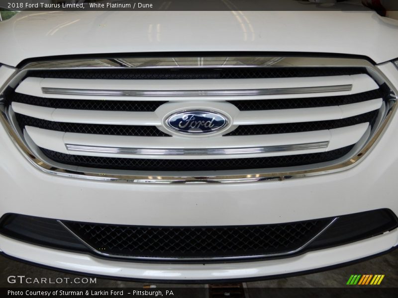White Platinum / Dune 2018 Ford Taurus Limited