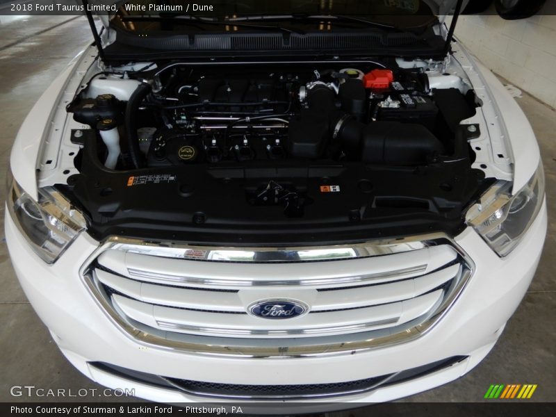 White Platinum / Dune 2018 Ford Taurus Limited