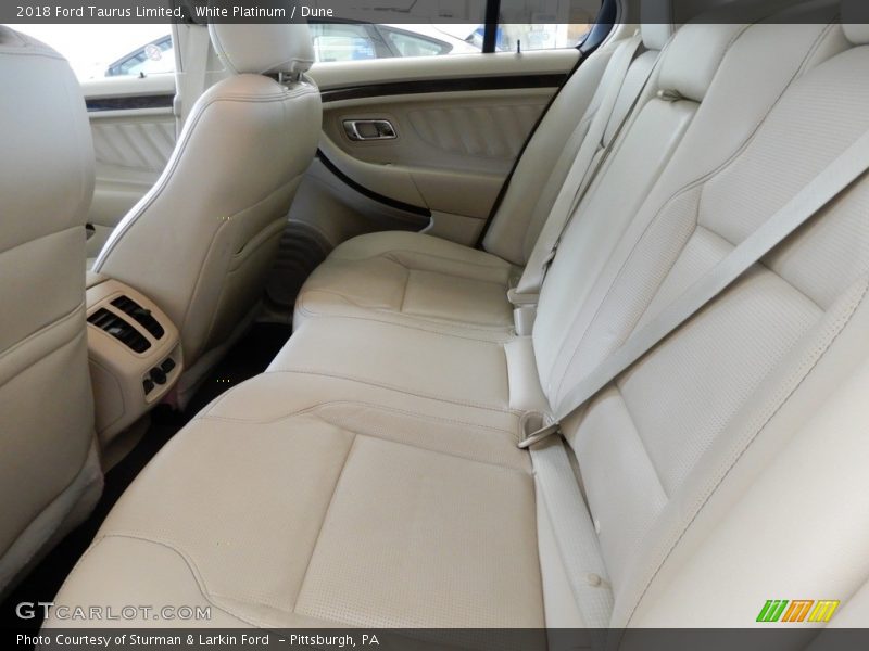 White Platinum / Dune 2018 Ford Taurus Limited