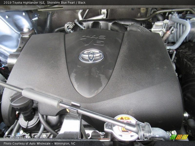 Shoreline Blue Pearl / Black 2019 Toyota Highlander XLE