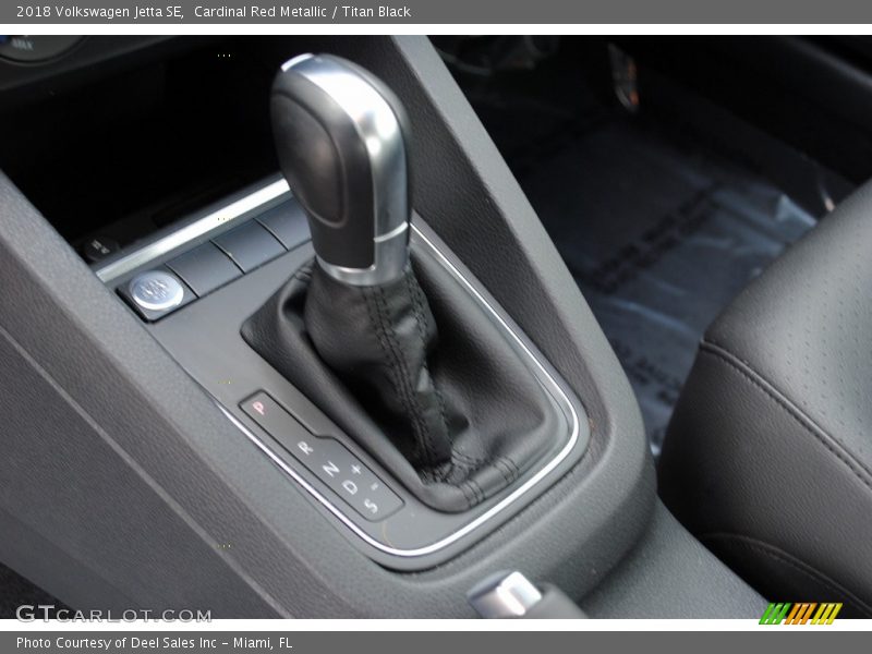 Cardinal Red Metallic / Titan Black 2018 Volkswagen Jetta SE
