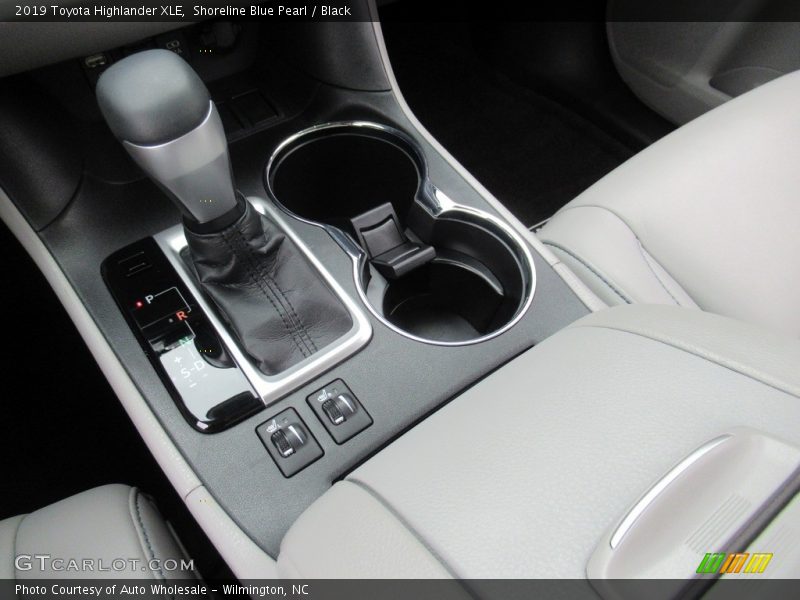 Shoreline Blue Pearl / Black 2019 Toyota Highlander XLE