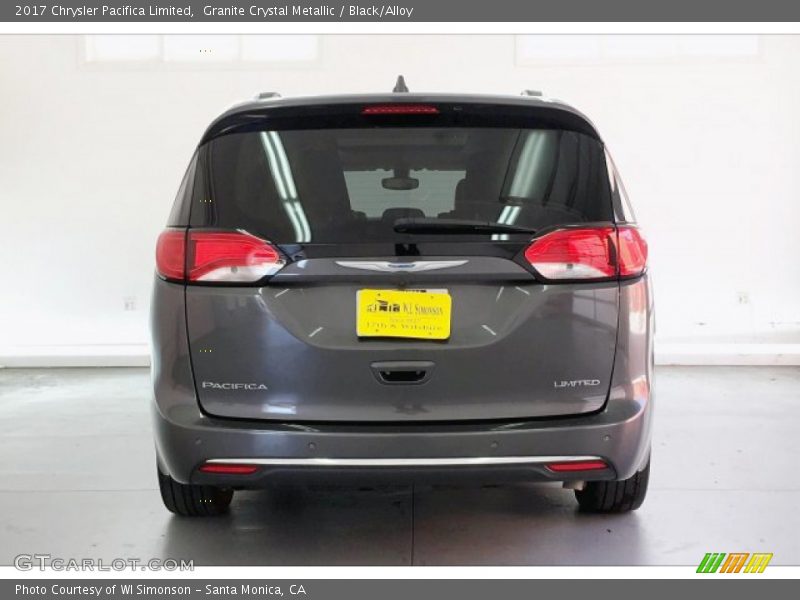 Granite Crystal Metallic / Black/Alloy 2017 Chrysler Pacifica Limited