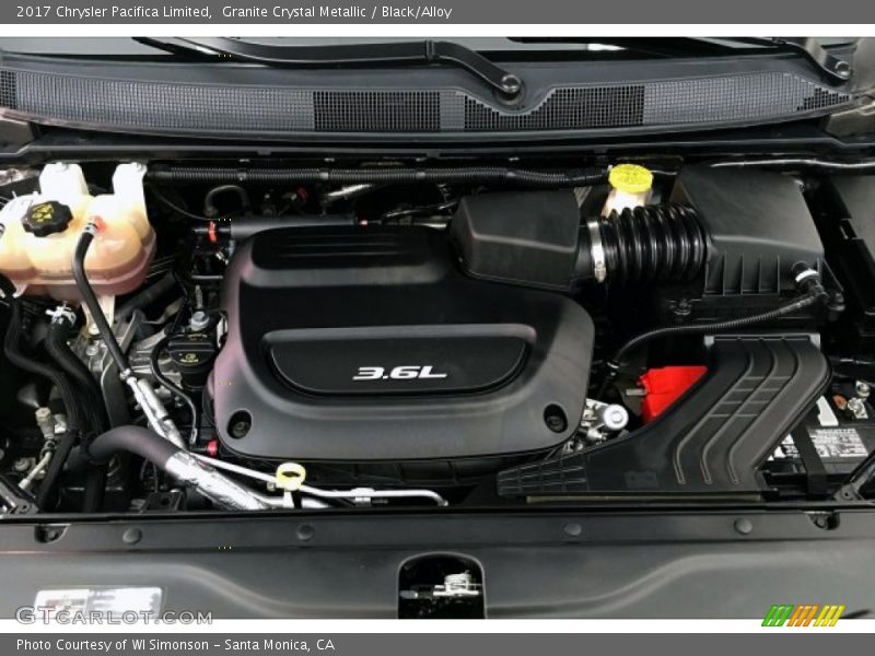 Granite Crystal Metallic / Black/Alloy 2017 Chrysler Pacifica Limited