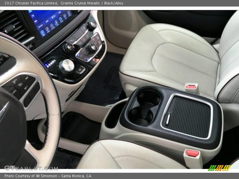 Granite Crystal Metallic / Black/Alloy 2017 Chrysler Pacifica Limited