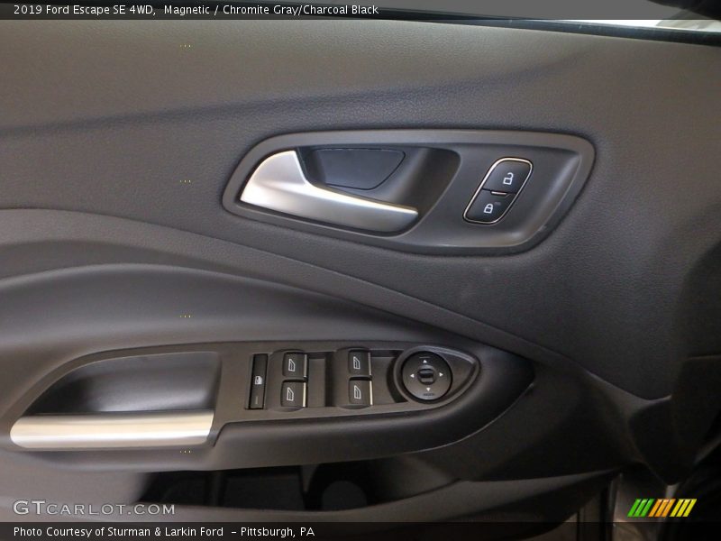 Magnetic / Chromite Gray/Charcoal Black 2019 Ford Escape SE 4WD