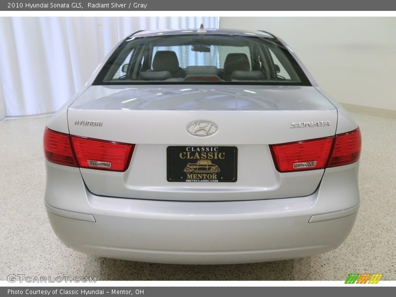 Radiant Silver / Gray 2010 Hyundai Sonata GLS
