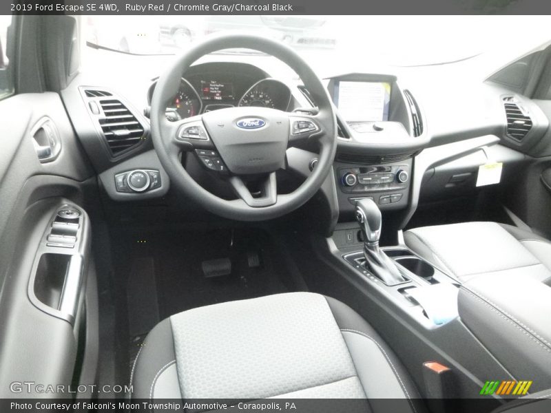 Ruby Red / Chromite Gray/Charcoal Black 2019 Ford Escape SE 4WD