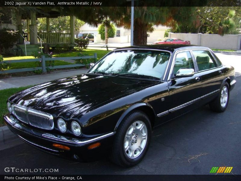 Anthracite Metallic / Ivory 2002 Jaguar XJ Vanden Plas