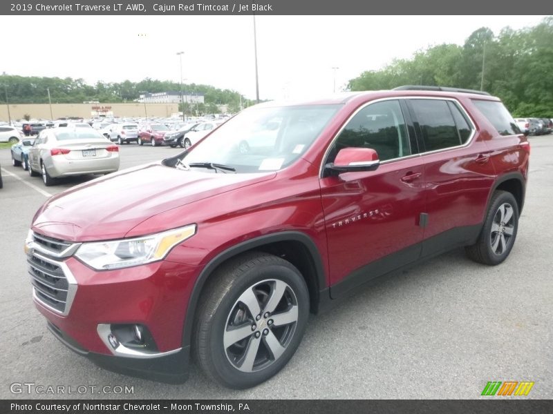 Front 3/4 View of 2019 Traverse LT AWD