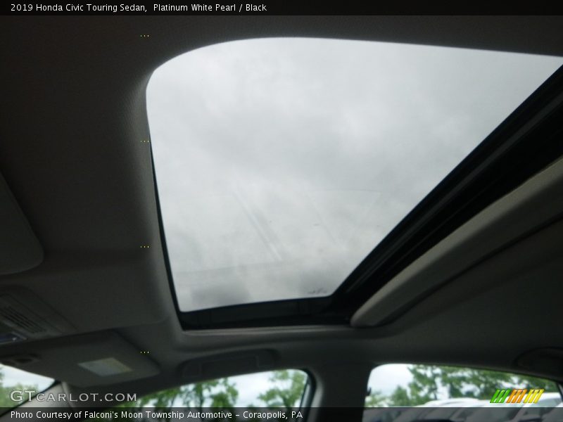 Platinum White Pearl / Black 2019 Honda Civic Touring Sedan