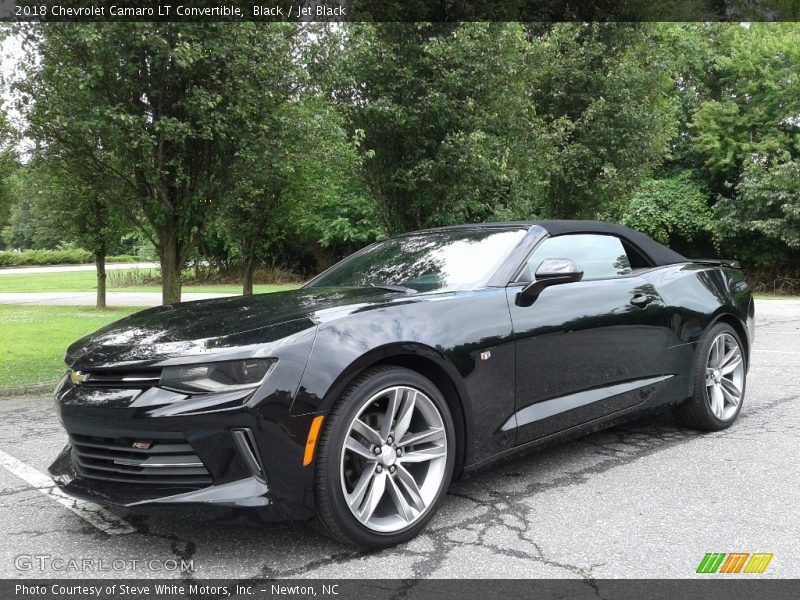 Front 3/4 View of 2018 Camaro LT Convertible