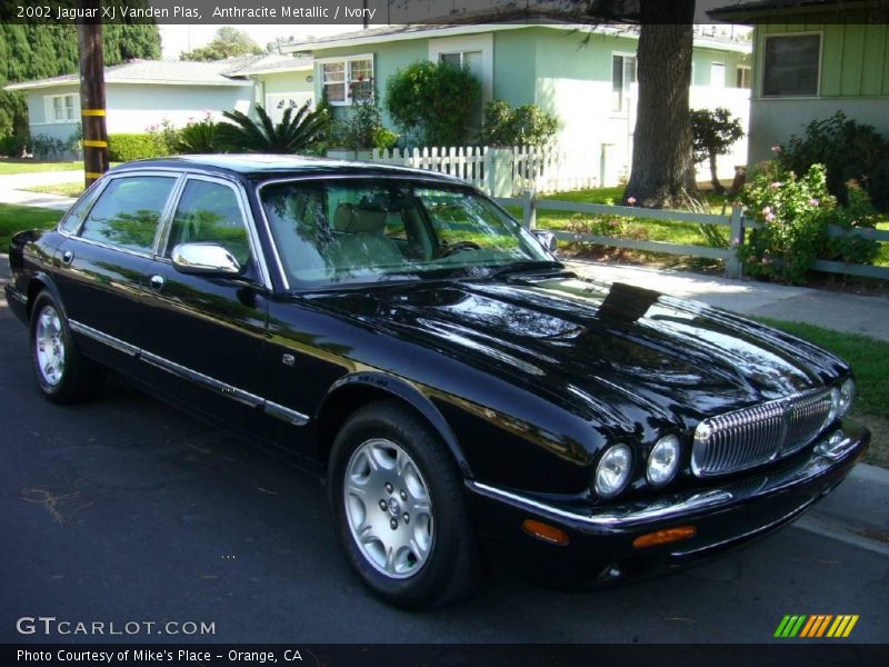 Anthracite Metallic / Ivory 2002 Jaguar XJ Vanden Plas