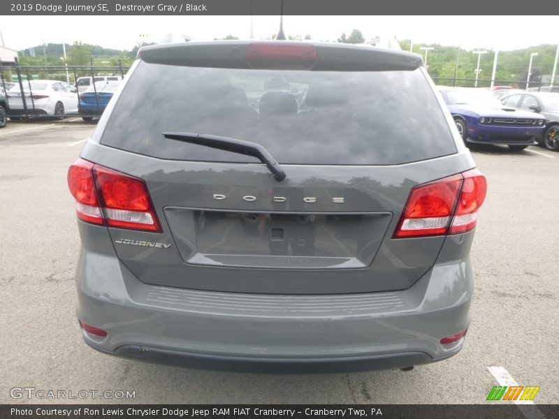 Destroyer Gray / Black 2019 Dodge Journey SE