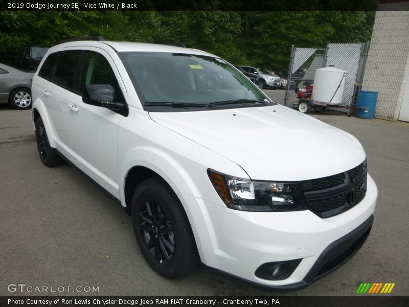 Vice White / Black 2019 Dodge Journey SE