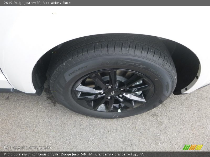 Vice White / Black 2019 Dodge Journey SE