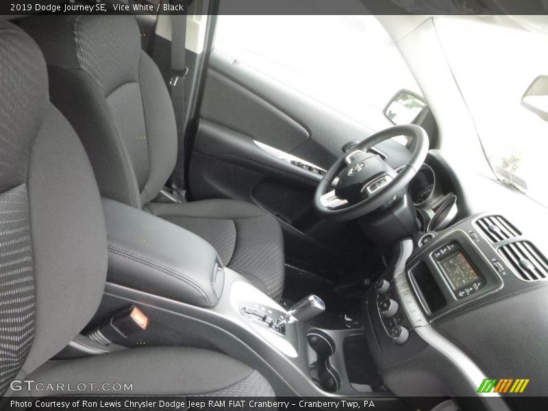 Vice White / Black 2019 Dodge Journey SE