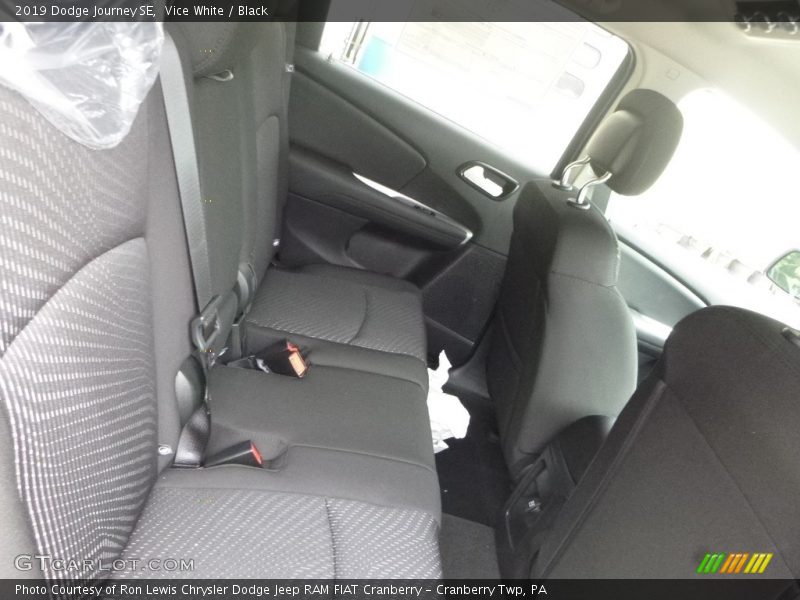 Vice White / Black 2019 Dodge Journey SE
