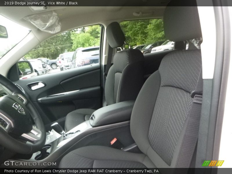 Vice White / Black 2019 Dodge Journey SE