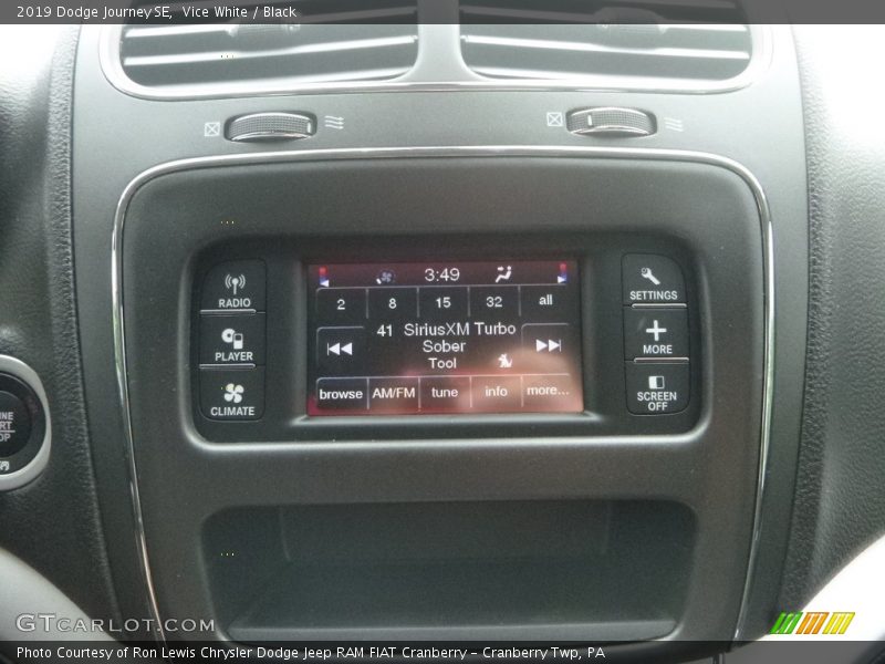 Vice White / Black 2019 Dodge Journey SE