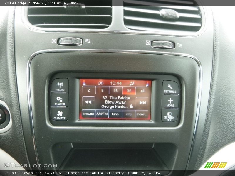 Vice White / Black 2019 Dodge Journey SE