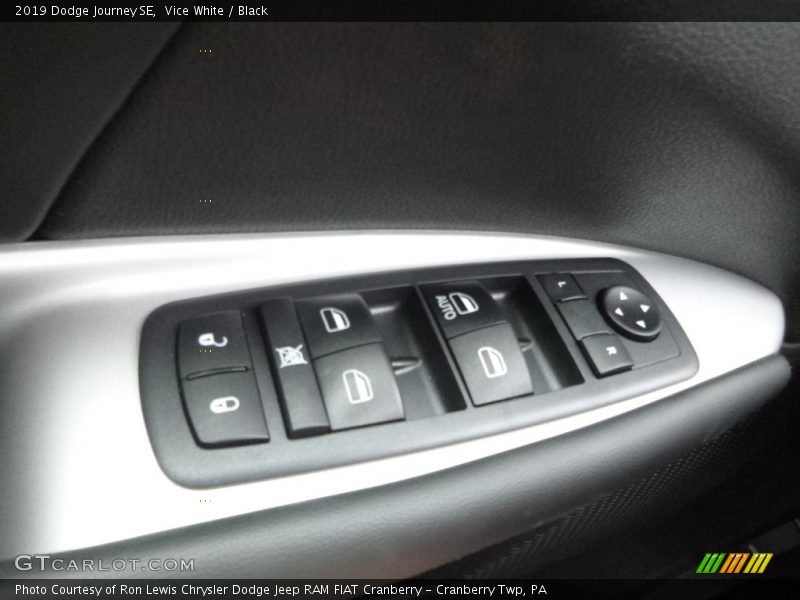 Vice White / Black 2019 Dodge Journey SE