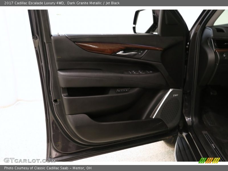 Dark Granite Metallic / Jet Black 2017 Cadillac Escalade Luxury 4WD