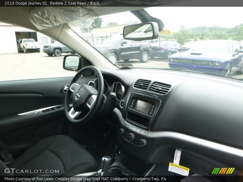 Redline 2 Coat Pearl / Black 2019 Dodge Journey SE