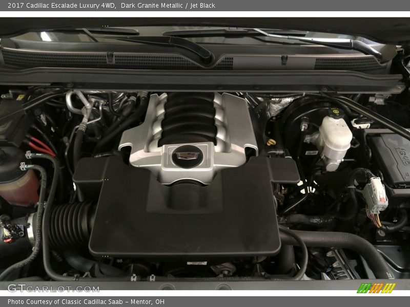 Dark Granite Metallic / Jet Black 2017 Cadillac Escalade Luxury 4WD