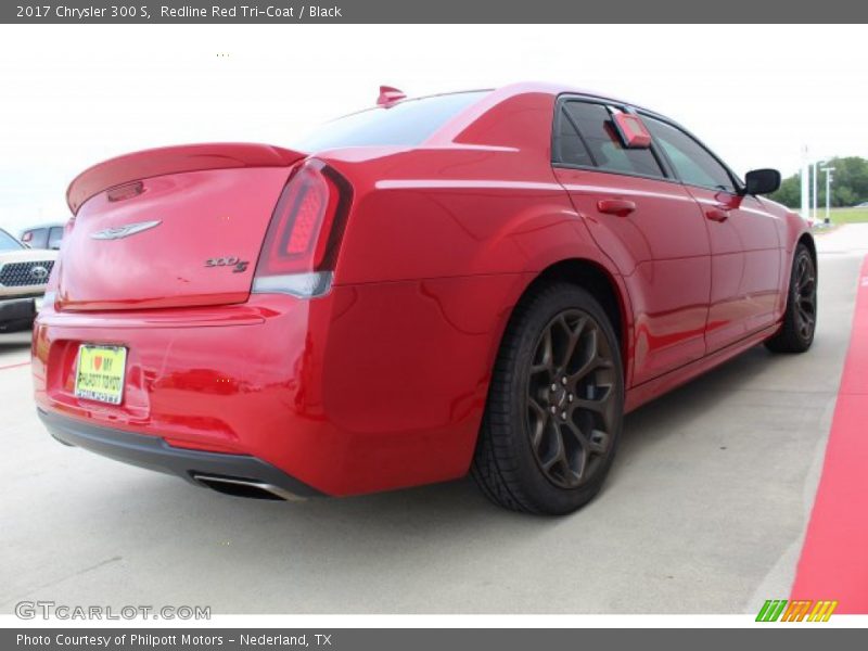 Redline Red Tri-Coat / Black 2017 Chrysler 300 S