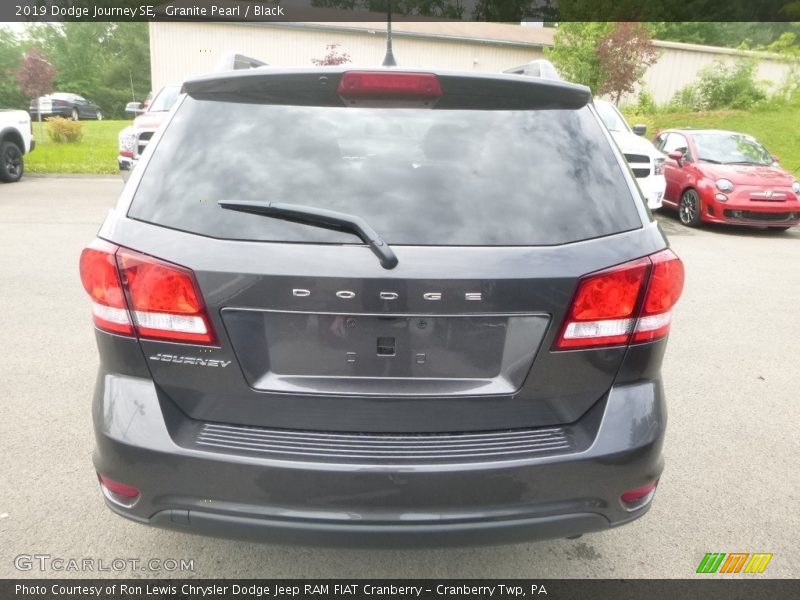 Granite Pearl / Black 2019 Dodge Journey SE