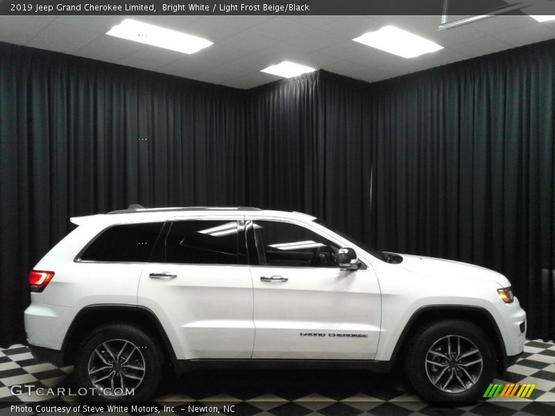 Bright White / Light Frost Beige/Black 2019 Jeep Grand Cherokee Limited