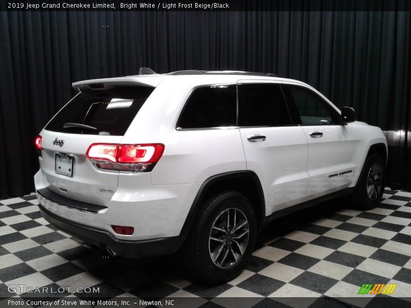 Bright White / Light Frost Beige/Black 2019 Jeep Grand Cherokee Limited