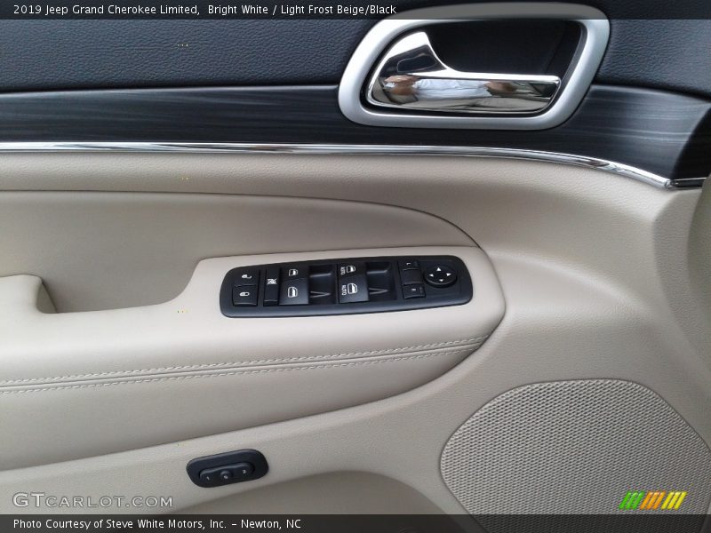 Bright White / Light Frost Beige/Black 2019 Jeep Grand Cherokee Limited