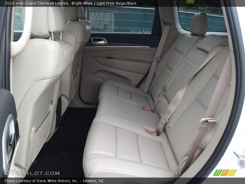 Bright White / Light Frost Beige/Black 2019 Jeep Grand Cherokee Limited