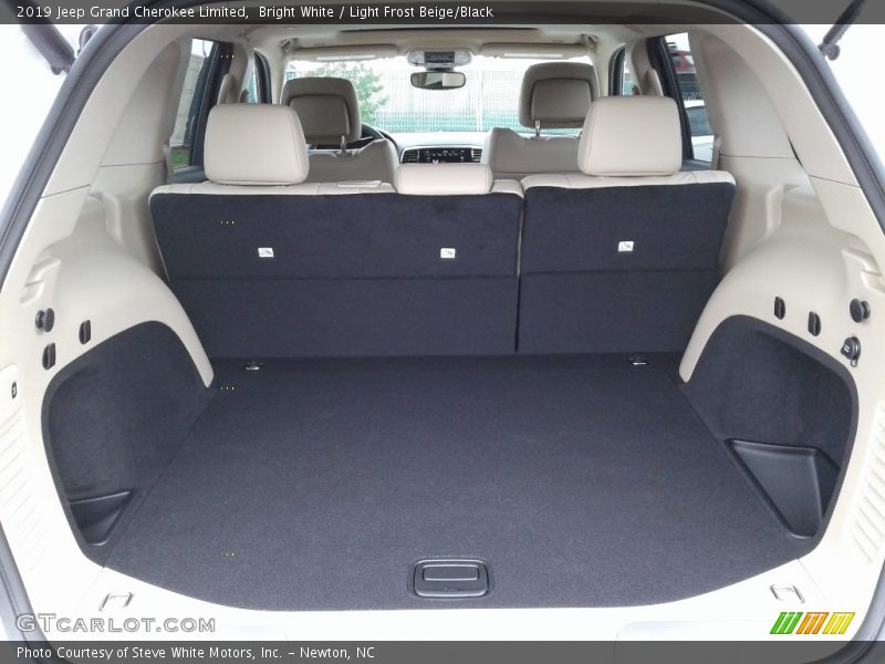 Bright White / Light Frost Beige/Black 2019 Jeep Grand Cherokee Limited
