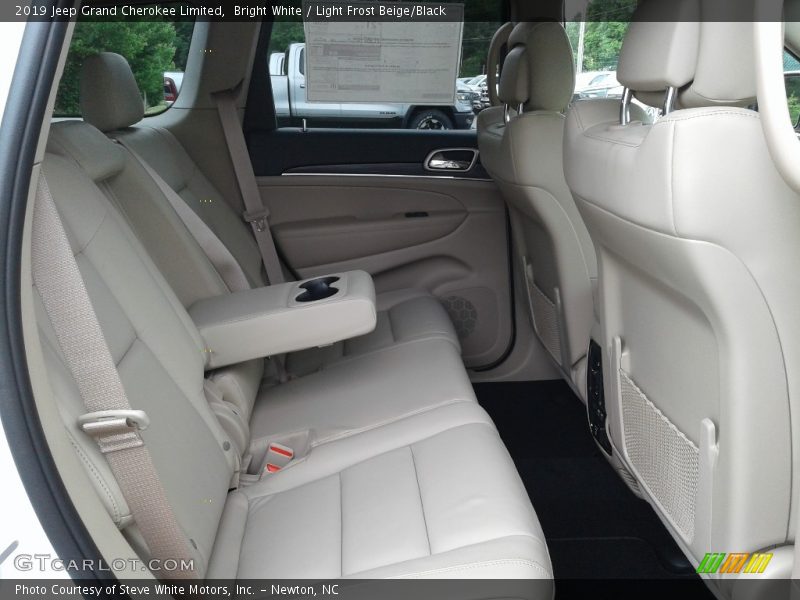 Bright White / Light Frost Beige/Black 2019 Jeep Grand Cherokee Limited