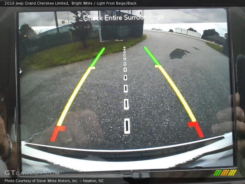 Bright White / Light Frost Beige/Black 2019 Jeep Grand Cherokee Limited